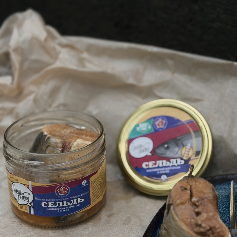 Сельдь подкопченная в масле